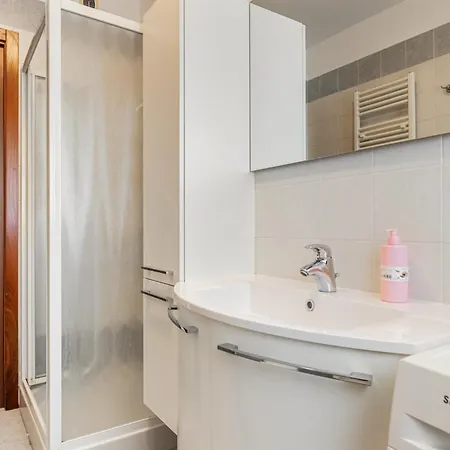 Guesthost - Comfortable & Bright Mestre Apartamento Zelo