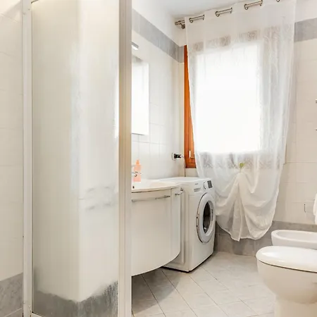 Guesthost - Comfortable & Bright Mestre Apartamento Zelo